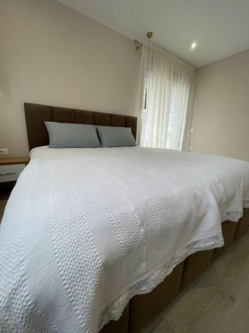 Melody Apartment In Korce Exterior foto