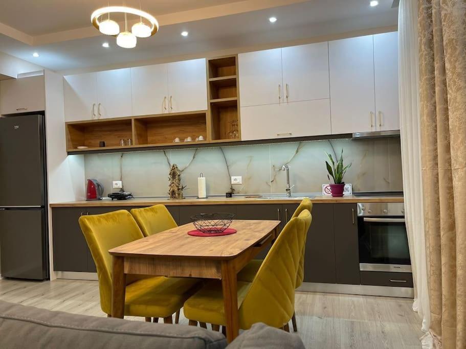 Melody Apartment In Korce Exterior foto