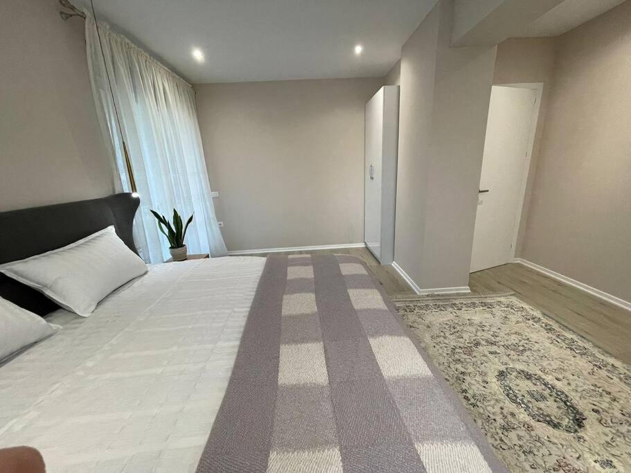 Melody Apartment In Korce Exterior foto